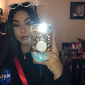 Meet your Posher, Jeneve